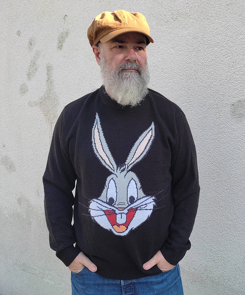 Pullover "Bugs Bunny" von Divided mit Cartoon Kopf vorn in L